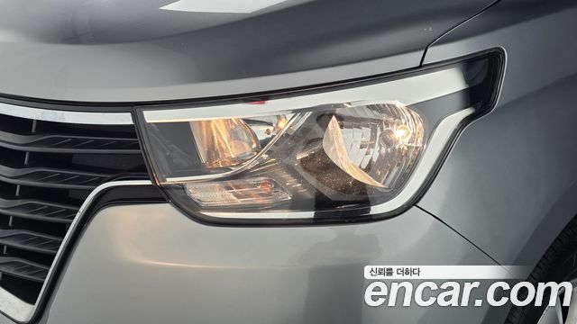 Hyundai Starex 2018 — photo 8