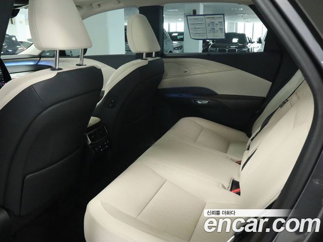Lexus RX 2025 — photo 10