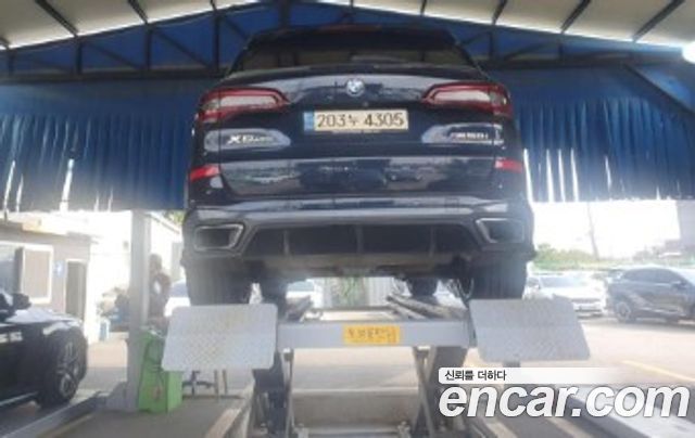 BMW X5 2022 — photo 2