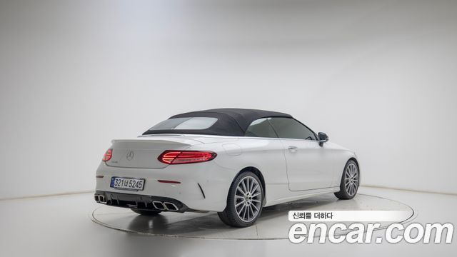 Mercedes-Benz C-Class 2023 — photo 2