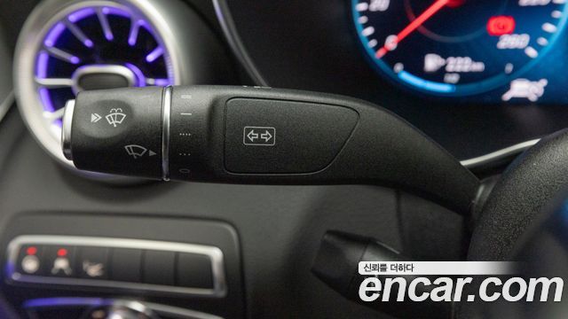 Mercedes-Benz C-Class 2023 — photo 18