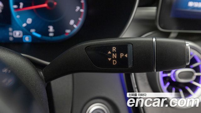 Mercedes-Benz C-Class 2023 — photo 19