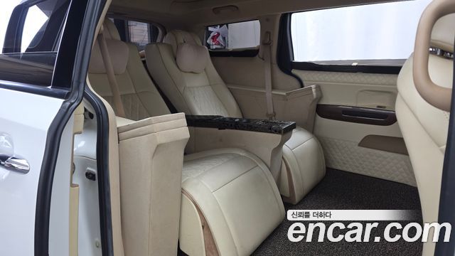 Kia Canival 2016 — photo 18