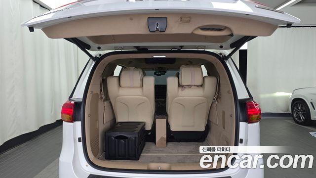 Kia Canival 2016 — photo 26