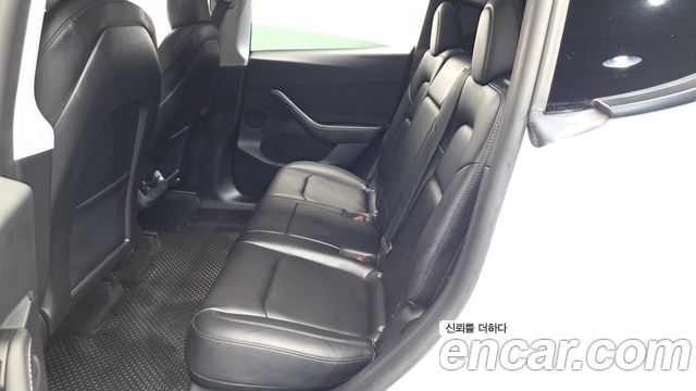 Tesla Model Y 2022 — photo 17