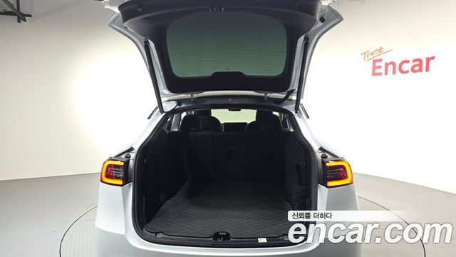 Tesla Model Y 2022 — photo 24