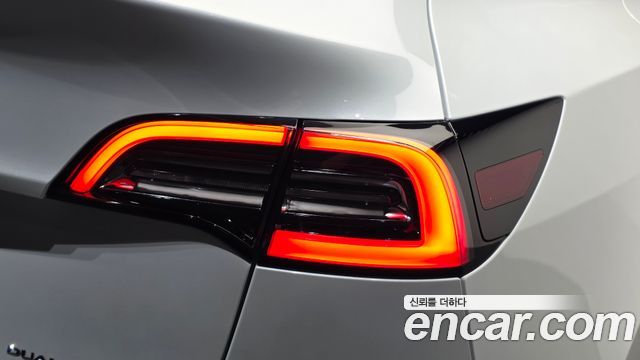 Tesla Model Y 2022 — photo 9