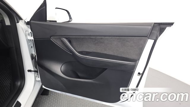 Tesla Model Y 2022 — photo 14