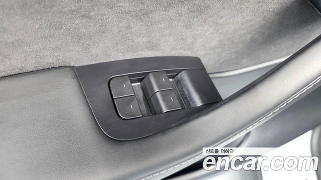 Tesla Model Y 2022 — photo 27