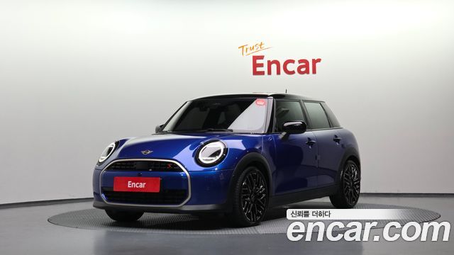 Mini Cooper 2025 — photo 1
