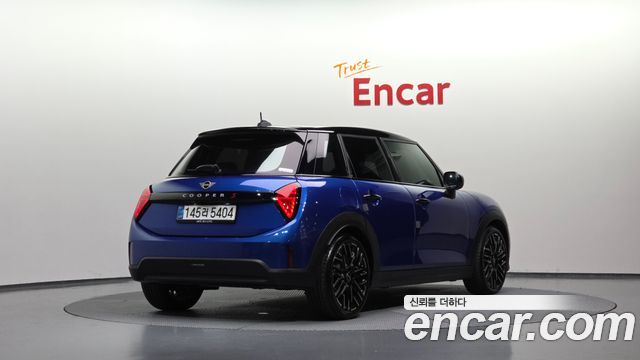 Mini Cooper 2025 — photo 2