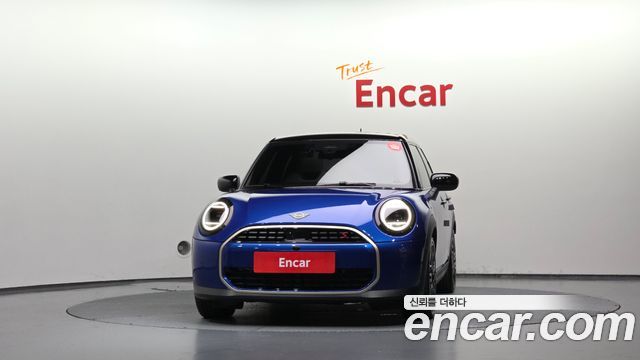 Mini Cooper 2025 — photo 3