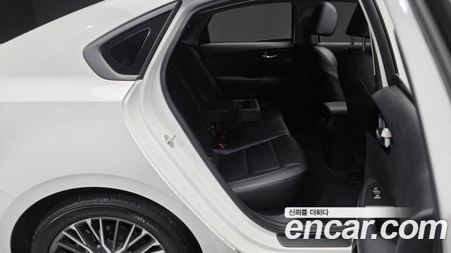 Kia K3 2023 — photo 12