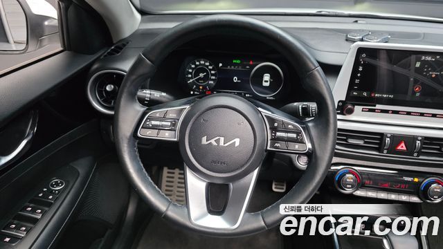 Kia K3 2023 — photo 13