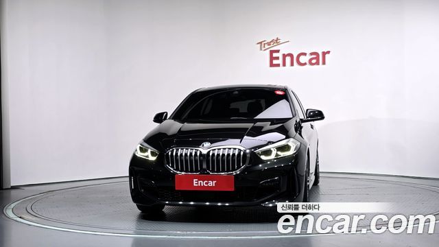 BMW 1-Series 2023 — photo 3
