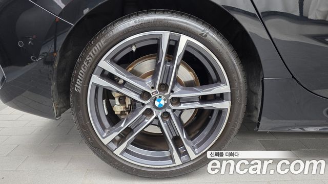 BMW 1-Series 2023 — photo 5