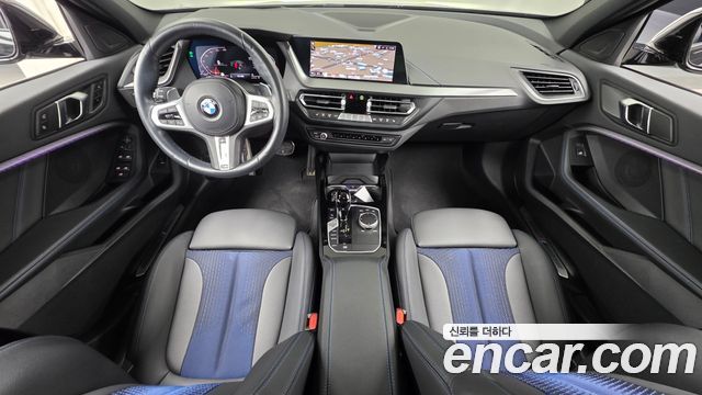 BMW 1-Series 2023 — photo 10