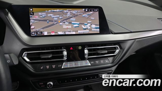 BMW 1-Series 2023 — photo 19