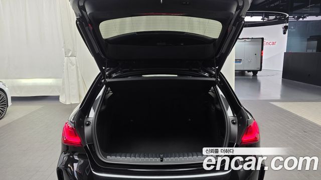 BMW 1-Series 2023 — photo 26