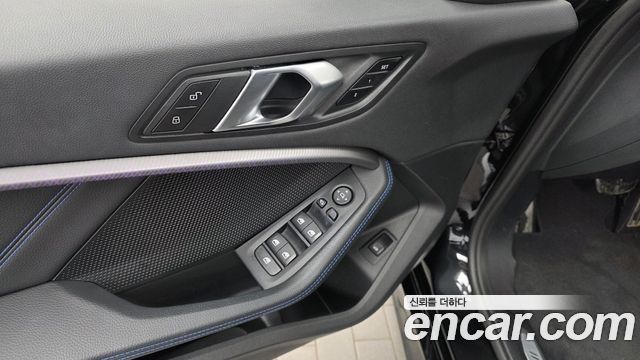 BMW 1-Series 2023 — photo 28