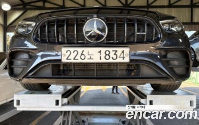Mercedes-Benz E-Class 2023 — photo 1