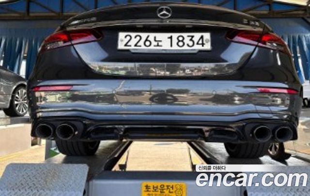 Mercedes-Benz E-Class 2023 — photo 2
