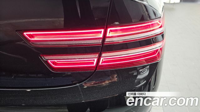 Genesis G80 2023 — photo 9