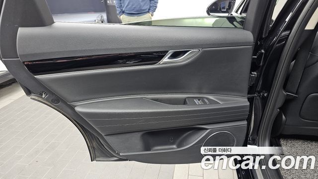 Genesis G80 2023 — photo 15