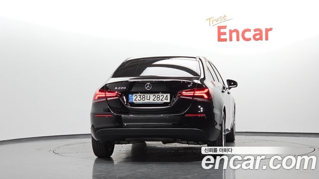 Mercedes-Benz A-Class 2020 — photo 4