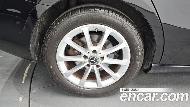 Mercedes-Benz A-Class 2020 — photo 5