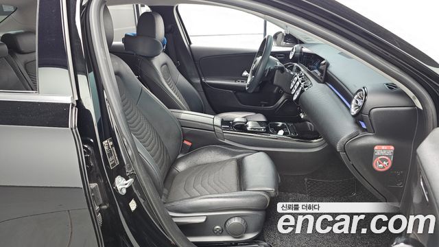 Mercedes-Benz A-Class 2020 — photo 10