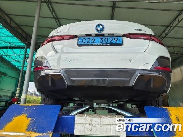 BMW i4 2024 — photo 2
