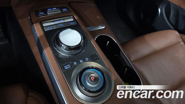 Genesis GV70 2024 — photo 12