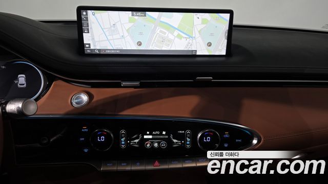 Genesis GV70 2024 — photo 18