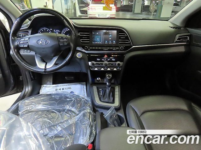 Hyundai AVANTE 2019 — photo 10