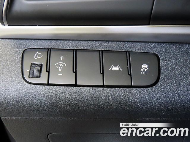 Hyundai AVANTE 2019 — photo 14