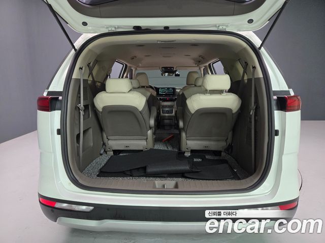 Kia Canival 2021 — photo 9