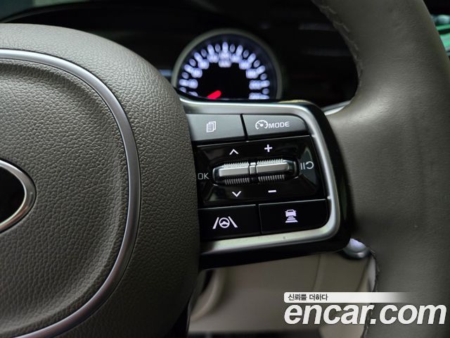 Kia Canival 2021 — photo 12