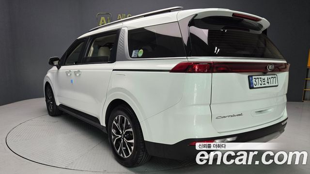 Kia Canival 2021 — photo 20