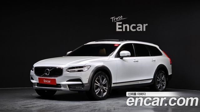 Volvo V90 2019 — photo 1