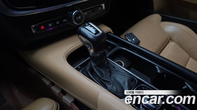 Volvo V90 2019 — photo 12
