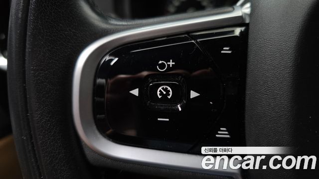 Volvo V90 2019 — photo 24