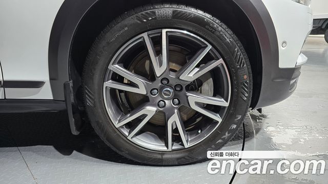 Volvo V90 2019 — photo 7