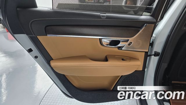 Volvo V90 2019 — photo 15