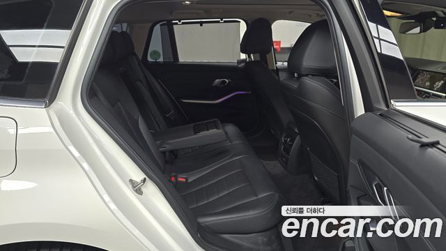 BMW 3-Series 2022 — photo 17