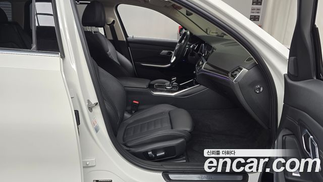 BMW 3-Series 2022 — photo 16