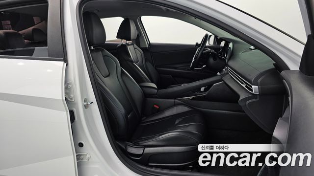 Hyundai AVANTE 2022 — photo 17