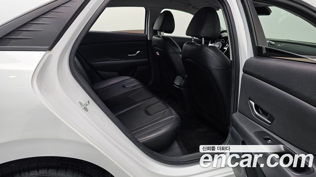 Hyundai AVANTE 2022 — photo 18