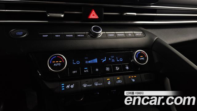 Hyundai AVANTE 2022 — photo 24