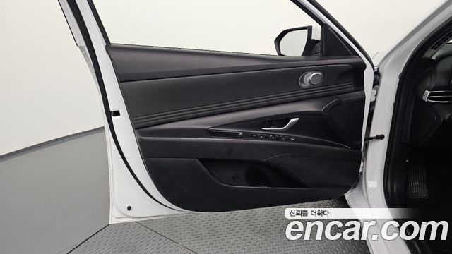 Hyundai AVANTE 2022 — photo 14